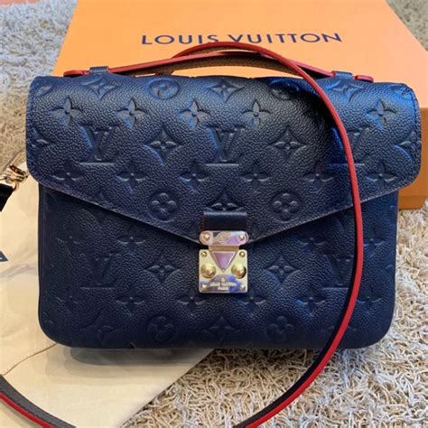 louis vuitton pochette metis navy|Louis Vuitton Pochette monogram.